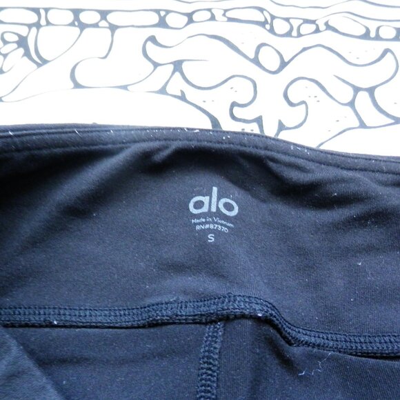 alo || Sheer Mesh Cut-out Epic Leggings in Black - Picture 6 of 13